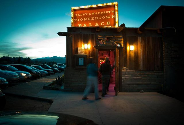 Joshua Tree Pappy & Harriet's Pioneertown Palace