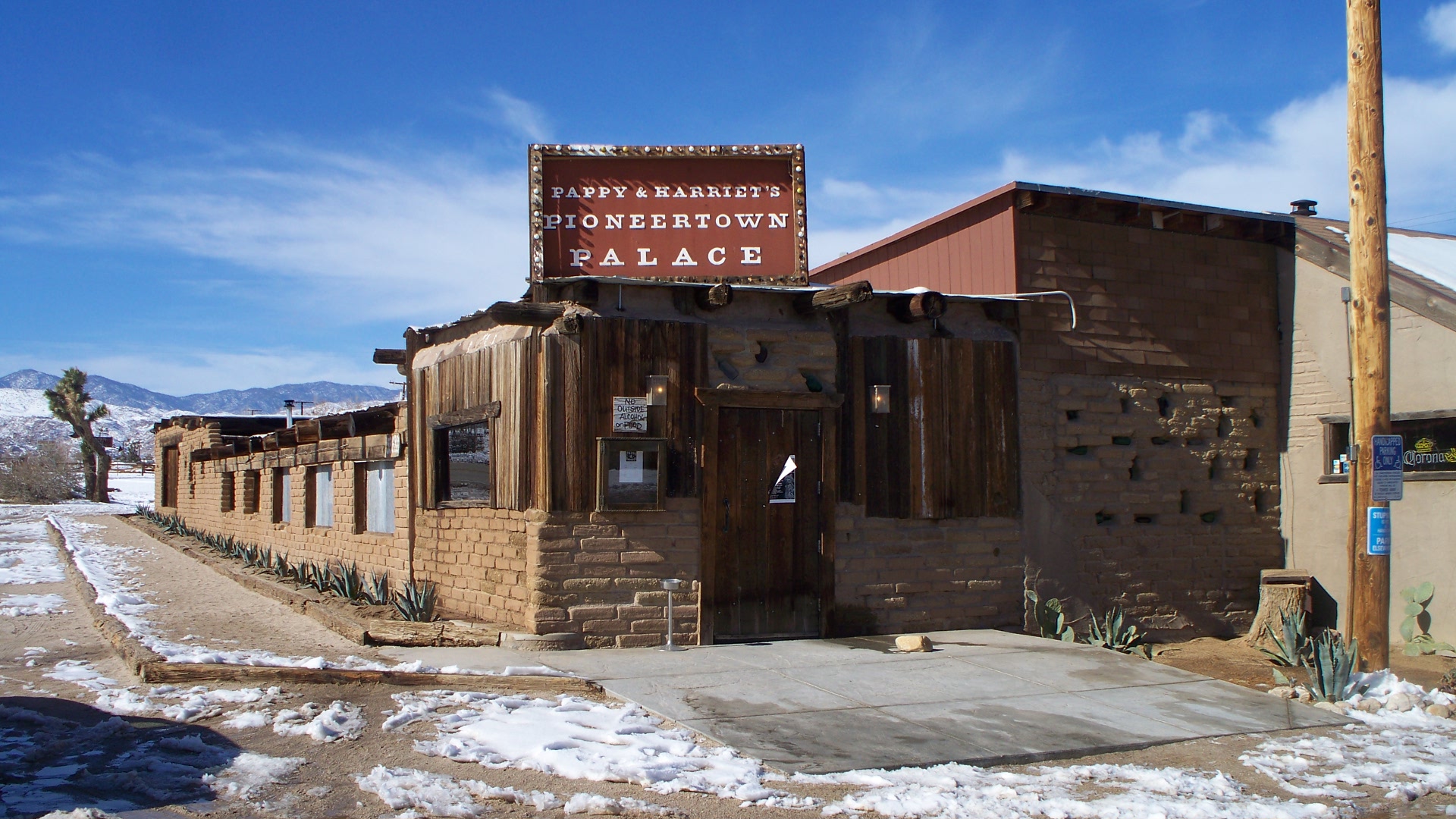 Pioneertown_pappys